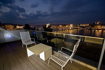 Lanchid 19 hotel a Budapest - vista panoramica sul fiume Danubio - hotel a 4 stelle a Budapest