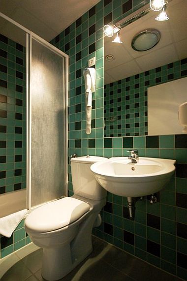 Stanza da bagno - Aparthotel Europa - hotel di appartamenti a Budapest