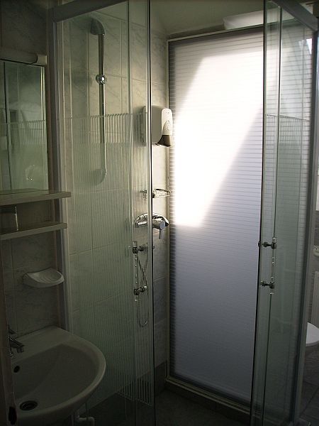 Camere con bagno privato a Budapest all'Hotel Kristal