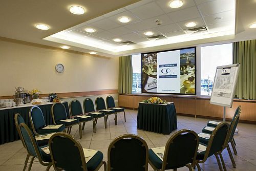 Sala conferenza all'Hotel Arena - hotel quattro stelle nelle vicinanze dello Stadio Puskás Ferenc e del HUNGEXPO