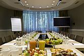 Sala riunione ben equipaggiata al Mamaison Hotel Andrassy Budapest